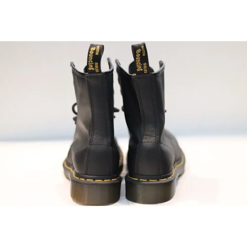 Dr. Martens 11821 Combat Boots Sz 6